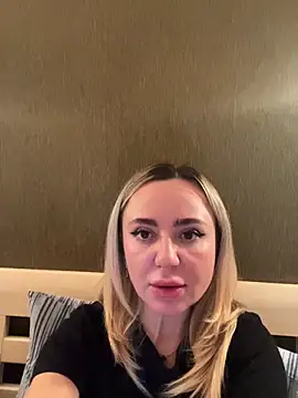 Snapshot of Arina_g chatting on 17, 12, 2025 Arina g online show from 17, 12, 2025