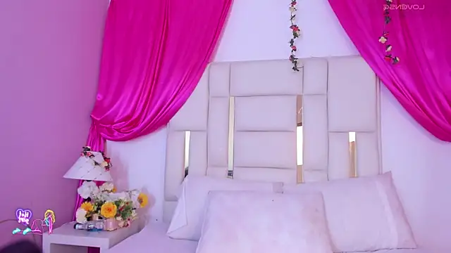 Silvanna-Casstro online show from 10, 4, 2026