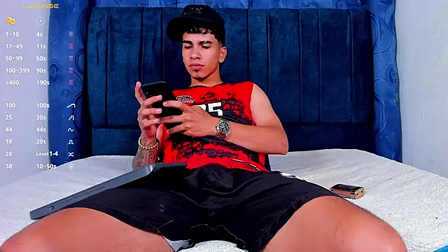 Snapshot of luca4daddy chatting on 16, 12, 2025 luca4daddy online show from 16, 12, 2025