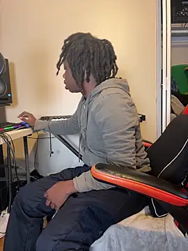 YourLittleBoyfriend online show from 25, 2, 2026