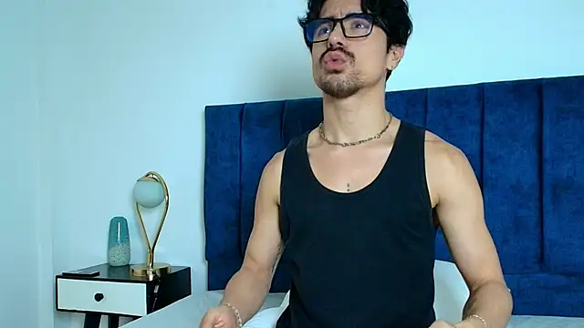 Snapshot of Ethan_Briggs chatting on 19, 12, 2025 Ethan Briggs online show from 19, 12, 2025