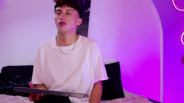 troye twink online show from 14, 12, 2025