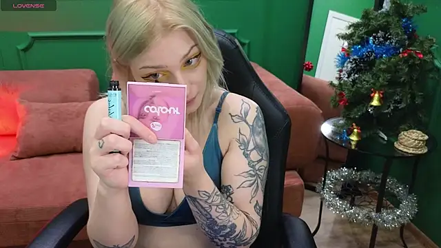 Snapshot of Aska_Asami chatting on 16, 12, 2025 Aska Asami online show from 16, 12, 2025