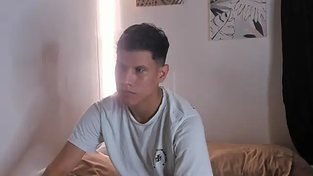 Snapshot of Apol0_69 chatting on 14, 12, 2025 Apol0 69 online show from 14, 12, 2025