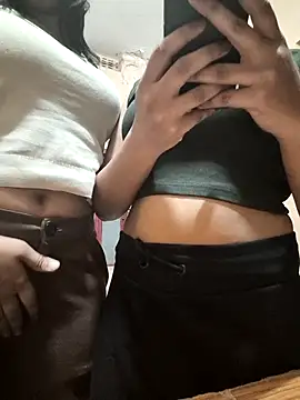 Snapshot of Aarudarling0 chatting on 13, 12, 2025 Aarudarling0 online show from 13, 12, 2025