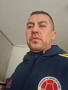 Snapshot of Monitoivan chatting on 18, 12, 2025 Monitoivan online show from 18, 12, 2025