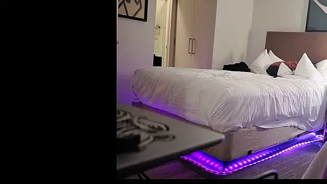 Snapshot of bluntbeautyxo chatting on 16, 12, 2025 bluntbeautyxo online show from 16, 12, 2025