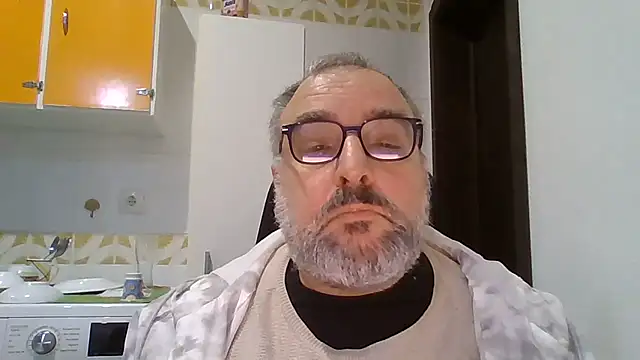 Snapshot of UrsoHardBRPT chatting on 15, 12, 2025 UrsoHardBRPT online show from 15, 12, 2025