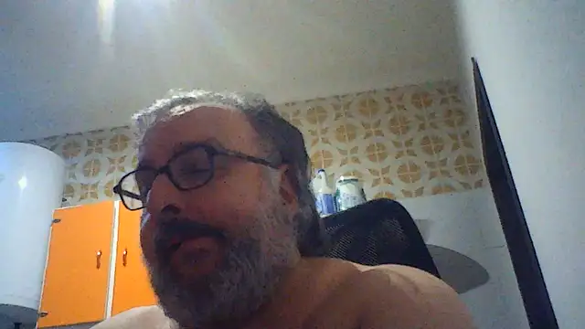 Snapshot of UrsoHardBRPT chatting on 24, 5, 2026 UrsoHardBRPT online show from 24, 5, 2026