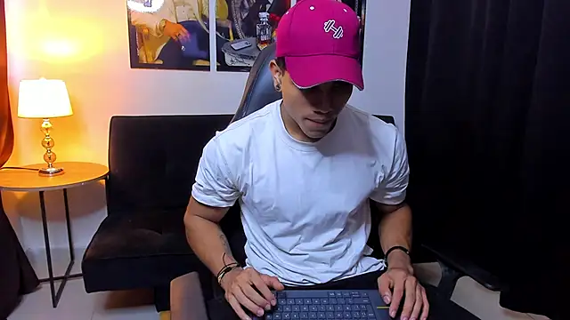 Dustyn Michelle1 online show from 5, 2, 2026