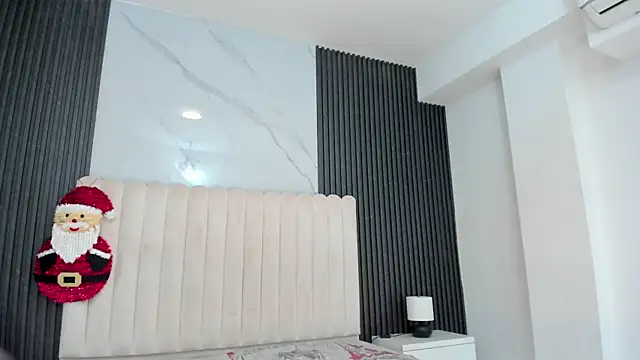 Snapshot of CerenaBroun_ chatting on 19, 12, 2025 CerenaBroun online show from 19, 12, 2025