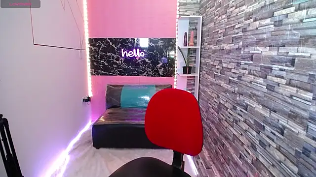 Snapshot of emili_lewins chatting on 14, 12, 2025 emili lewins online show from 14, 12, 2025