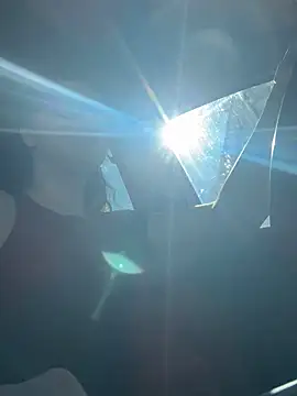 MiraBennet online show from 6, 4, 2026