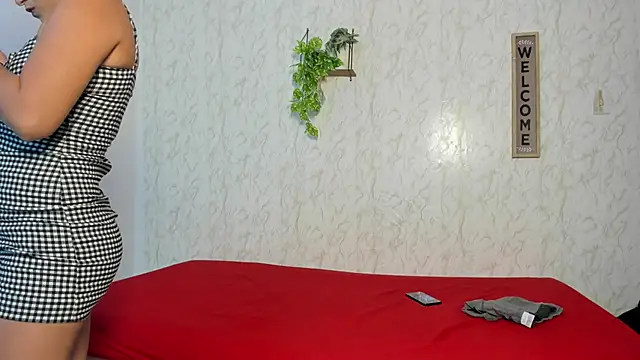 Snapshot of couple_hardroom chatting on 7, 1, 2026 couple hardroom online show from 7, 1, 2026