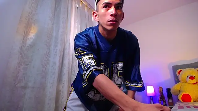 TOMBOYSEXX online show from 6, 3, 2026