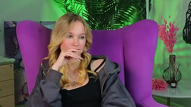 Snapshot of ElizFait chatting on 14, 12, 2025 ElizFait online show from 14, 12, 2025