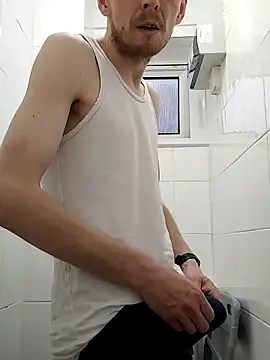 Snapshot of CrookedBunk3527 chatting on 15, 12, 2025 CrookedBunk3527 online show from 15, 12, 2025