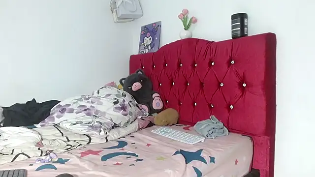 Snapshot of Cristal_Very_Dirty chatting on 18, 12, 2025 Cristal Very Dirty online show from 18, 12, 2025