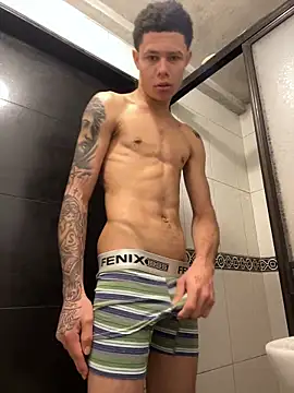 Snapshot of Danseuz chatting on 14, 12, 2025 Danseuz online show from 14, 12, 2025