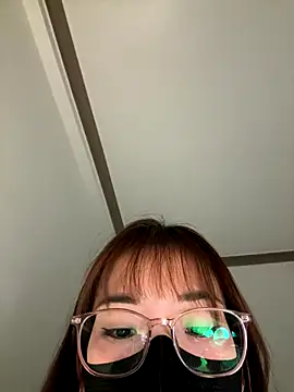 Snapshot of -Lena- chatting on 16, 12, 2025 -Lena- online show from 16, 12, 2025