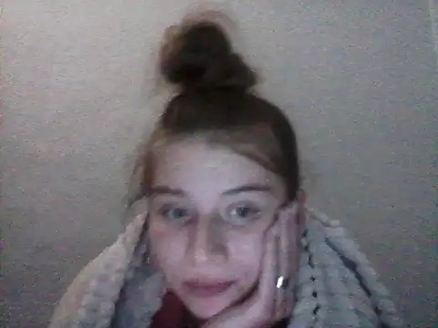 Snapshot of Karina-18 chatting on 14, 12, 2025 Karina-18 online show from 14, 12, 2025