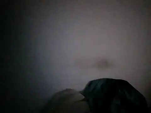 Snapshot of Mikki9233 chatting on 14, 12, 2025 Mikki9233 online show from 14, 12, 2025