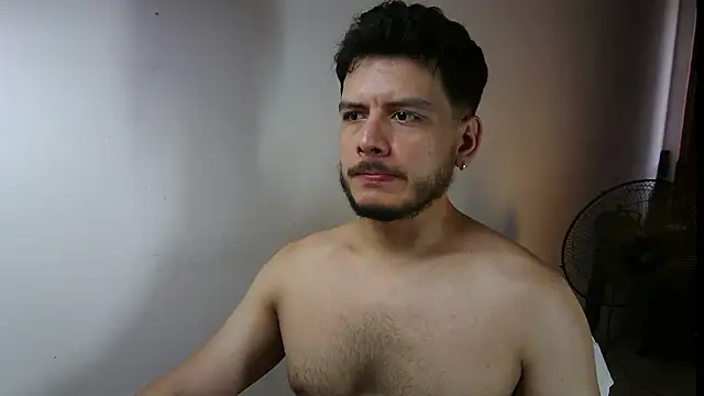 Snapshot of luxo_kane chatting on 15, 12, 2025 luxo kane online show from 15, 12, 2025