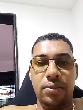 Snapshot of Reis001122 chatting on 12, 7, 2026 Reis001122 online show from 12, 7, 2026