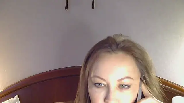 Snapshot of NessaMuti chatting on 17, 12, 2025 NessaMuti online show from 17, 12, 2025