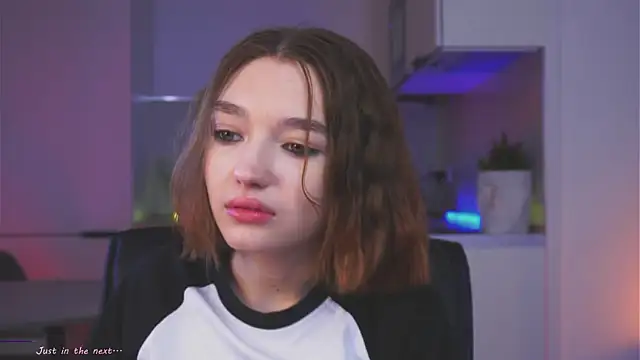 Leyla crsh online show from 6, 4, 2026