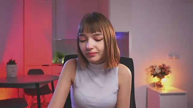 Leyla crsh online show from 15, 4, 2026