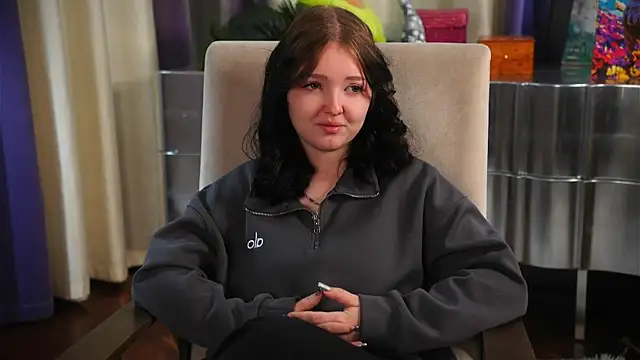 Snapshot of LucilaKeitel chatting on 17, 12, 2025 LucilaKeitel online show from 17, 12, 2025