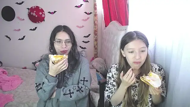 Briar y Blair online show from 25, 3, 2026