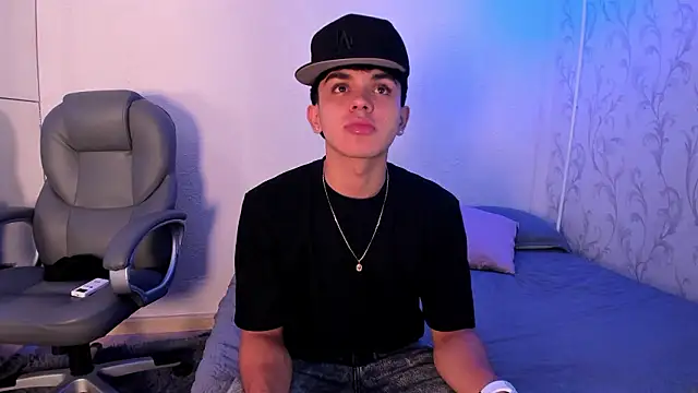  TaylorBlack online show from 7, 2, 2026