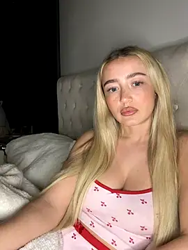 Snapshot of TashaXnaughty chatting on 21, 12, 2025 TashaXnaughty online show from 21, 12, 2025