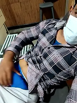 Snapshot of _alexzz1155_ chatting on 17, 12, 2025 alexzz1155 online show from 17, 12, 2025