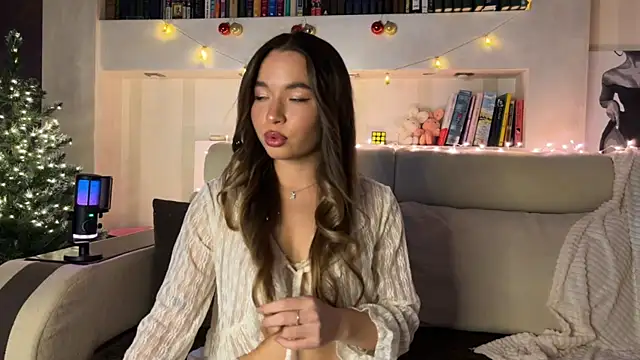 Snapshot of Avvechloe chatting on 17, 12, 2025 Avvechloe online show from 17, 12, 2025