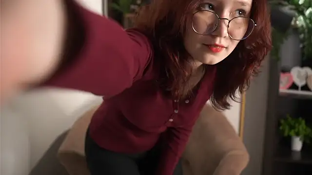 Snapshot of MarilouFlipp chatting on 19, 12, 2025 MarilouFlipp online show from 19, 12, 2025