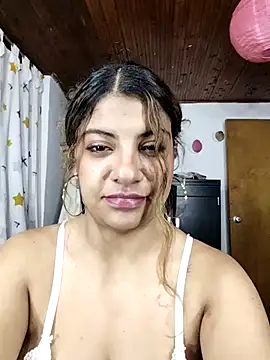 Snapshot of Zarah_Moon chatting on 16, 12, 2025 Zarah Moon online show from 16, 12, 2025