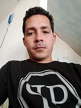 Snapshot of Chris_hot33 chatting on 18, 12, 2025 Chris hot33 online show from 18, 12, 2025