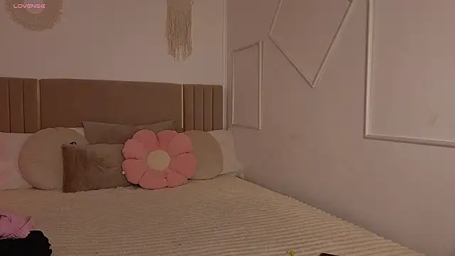 Sn0w  queen online show from 25, 2, 2026