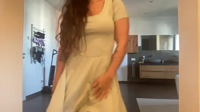 Snapshot of RosaDream chatting on 4, 7, 2026 RosaDream online show from 4, 7, 2026