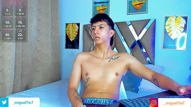 Snapshot of DaniiFoxx chatting on 17, 12, 2025 DaniiFoxx online show from 17, 12, 2025