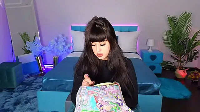 Snapshot of EvaNani chatting on 16, 12, 2025 EvaNani online show from 16, 12, 2025