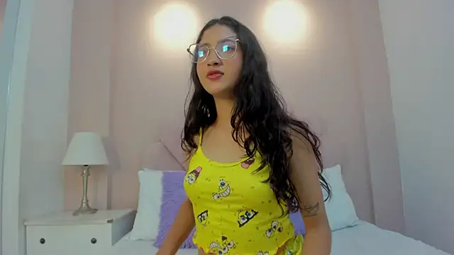 Snapshot of cammirose_ chatting on 20, 12, 2025 cammirose online show from 20, 12, 2025