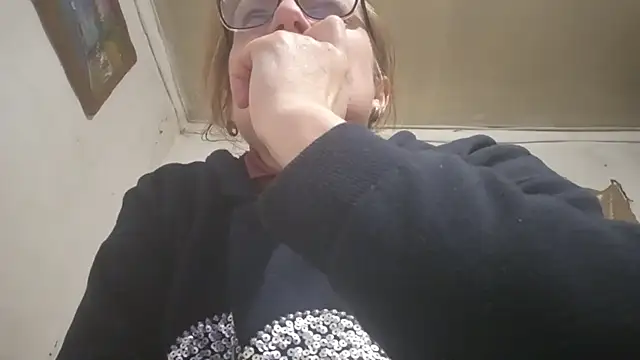 KissAndVibe online show from 19, 12, 2025