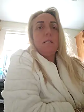 theblondecocklover online show from 18, 3, 2026