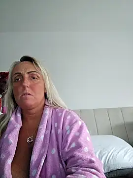 theblondecocklover online show from 17, 5, 2026
