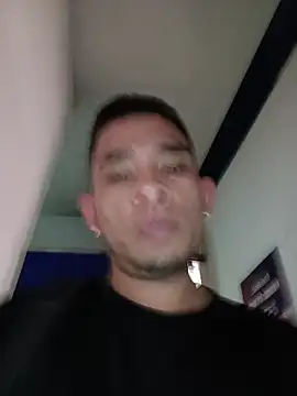 Snapshot of Gloryholeroom chatting on 19, 12, 2025 Gloryholeroom online show from 19, 12, 2025