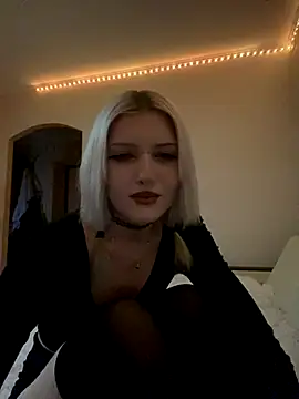 Snapshot of kris_tinika chatting on 19, 12, 2025 kris tinika online show from 19, 12, 2025